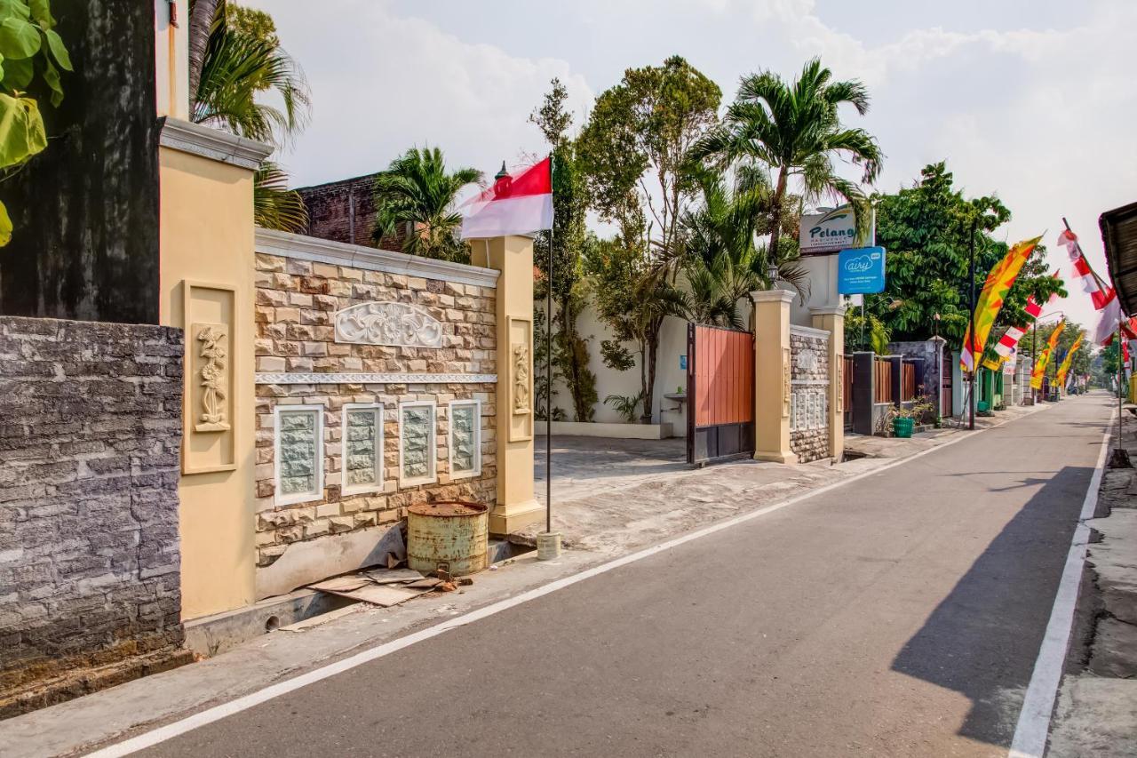 Oyo 3831 Pelangi Residence Syariah Surakarta  Екстер'єр фото