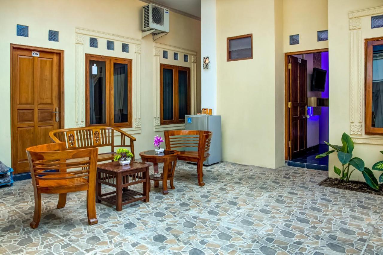 Oyo 3831 Pelangi Residence Syariah Surakarta  Екстер'єр фото