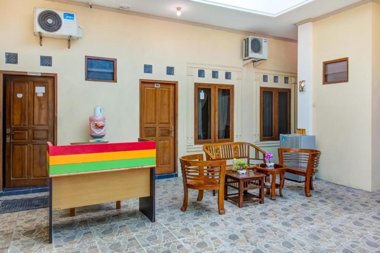 Oyo 3831 Pelangi Residence Syariah Surakarta  Екстер'єр фото