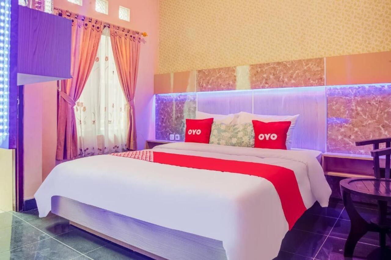 Oyo 3831 Pelangi Residence Syariah Surakarta  Екстер'єр фото